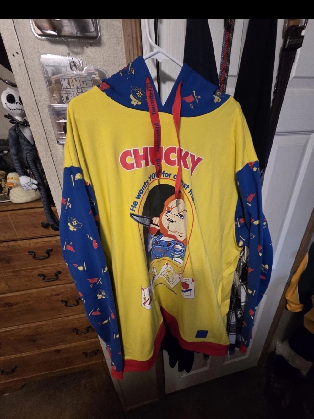 Chucky Mens Size 13 Yellow & Blue Graphic Hoodie Like New